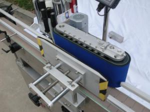 ម៉ាស៊ីនដាក់ផ្លាកដបមូលស្វ័យប្រវត្តិសំរាប់កាវបិទមិនស្ងួតករណីឈើ / នាំចេញម៉ាស៊ីនដាក់ស្លាកវេចខ្ចប់សំរាប់ CE