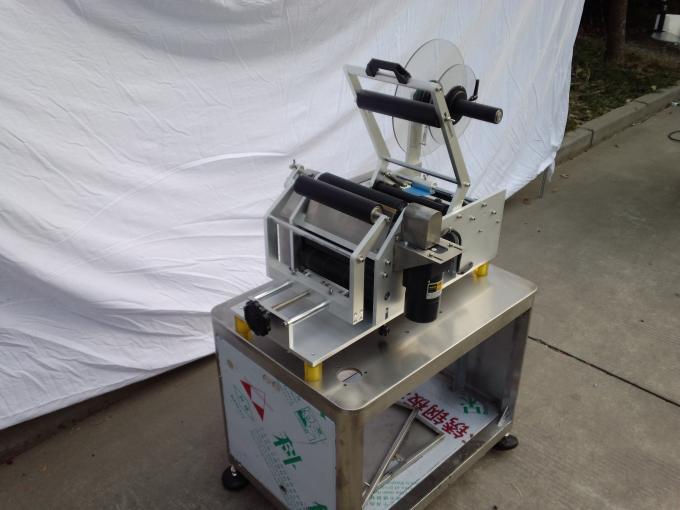 ម៉ាស៊ីនដាក់ផ្លាកវ៉ាល់ស្វ័យប្រវត្តិសំរាប់បិទស្លាកដបប៊ិចប៊្រីលីនតូច