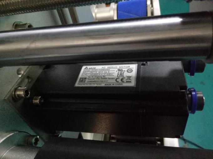 គណៈរដ្ឋមន្រ្តីអេស។ អេស .៣០៤ មានម៉ាស៊ីនដាក់ស្លាកបិទផ្លាកដបរាងការ៉េចំនួន ២ ជាមួយនឹងផលិតផលថែរក្សាផ្ទាល់ខ្លួន