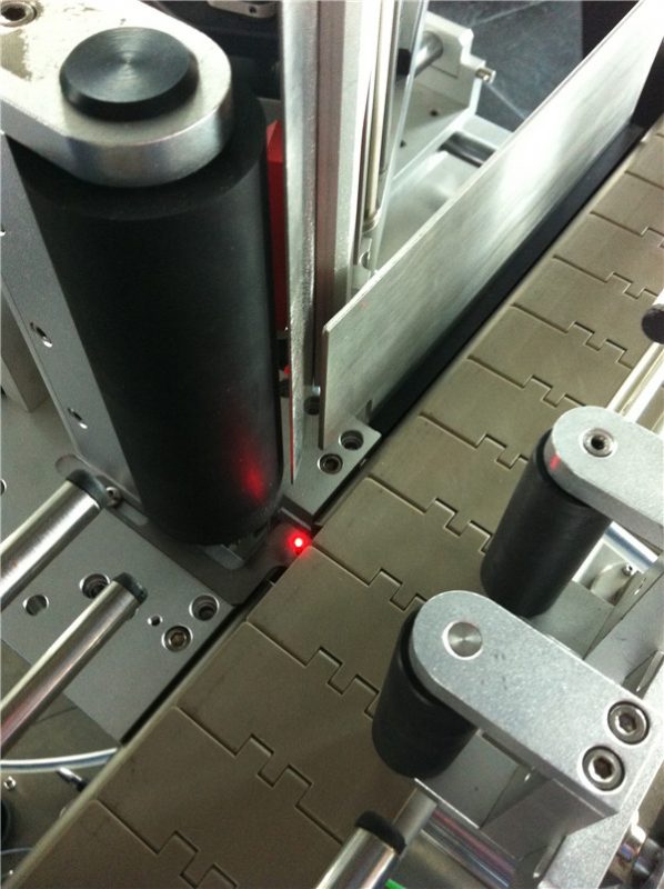 ផ្លែប៉ោម / ផ្លែក្រូច / ក្រូចពោធិ៍សាត់ទឹកក្រឡុកដបដាក់ធុងបិទផ្លាកផ្លេសឺរផ្លេសផ្លេសឺរផ្លេផ្លេសឺរម៉ាស៊ីនភេសជ្ជៈ