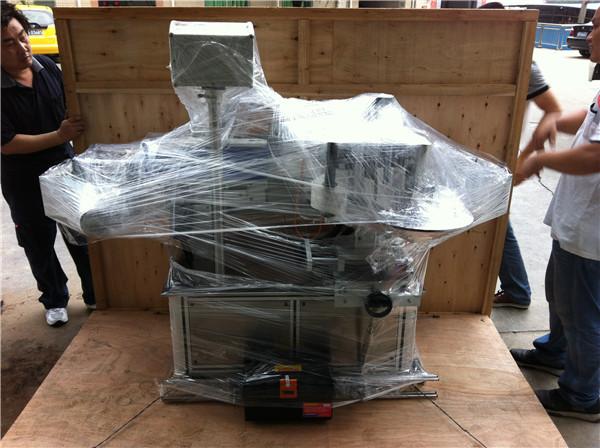 អ្នកដាក់ស្លាកស្លាកបិទផ្លាកសញ្ញាល្បឿនលឿន ៤៥ ម៉ែត / នាទីសំរាប់ដបទឹករាងមូល / ទឹក / មូល