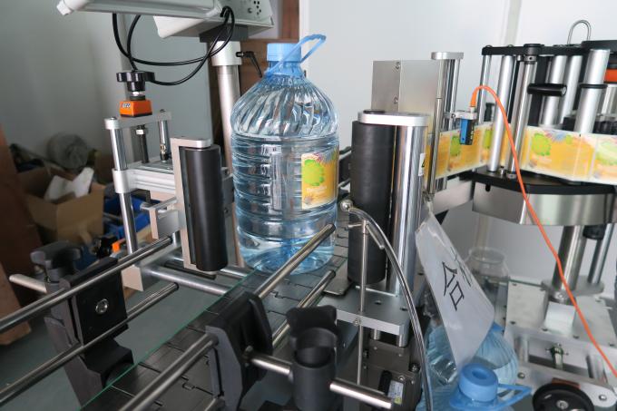 ម៉ាស៊ីនដាក់ផ្លាកទឹកដបដបទឹកសុទ្ធ 5 អិលម៉ាស៊ីនផ្លាកផ្លាស្ទិចដែលផលិតដោយខ្លួនឯង