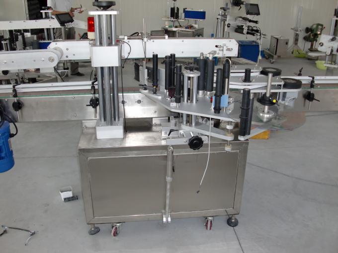 ដបផ្លាស្ទិចនិងកែវ PLC គ្រប់គ្រងម៉ាស៊ីនផ្លាកបិទផ្លាកបិទផ្លាកចំហៀងម៉ាស៊ីនស្វ័យប្រវត្តិ