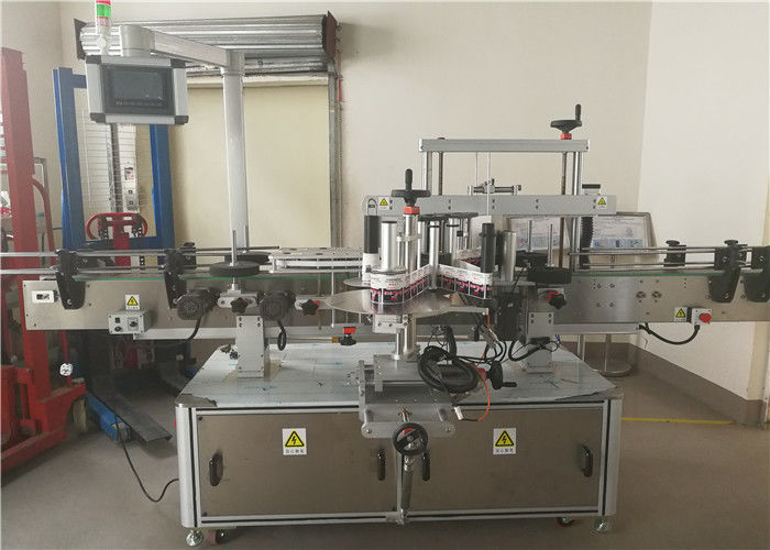 ប្រទេសចិន ២ ក្បាលផ្នែកខាងមុខនិងខាងក្រោយម៉ាស៊ីនដាក់ស្លាកបិទស្អិតជាប់ទ្វេសម្រាប់អ្នកផ្គត់ផ្គង់ដបទឹកក្រឡុក